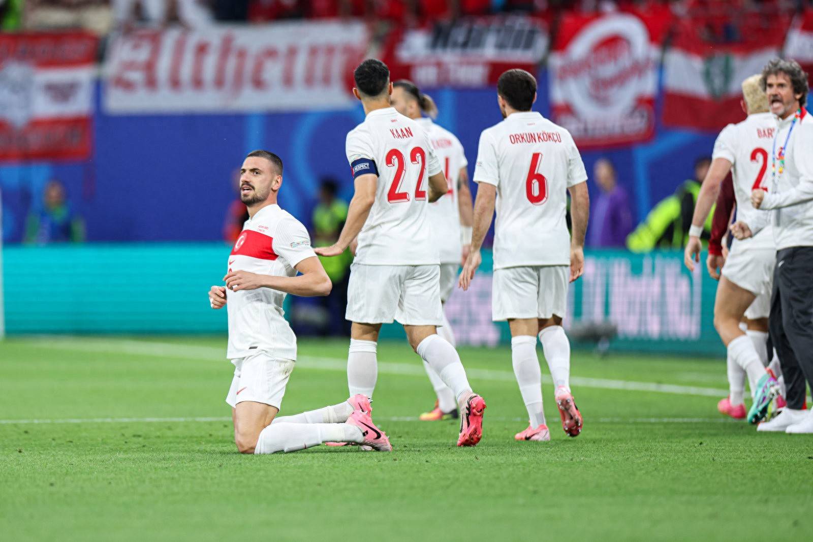 华体会官网-关于乌克兰逆袭克罗地亚，惊险生还闯入欧洲杯八强的信息  第2张